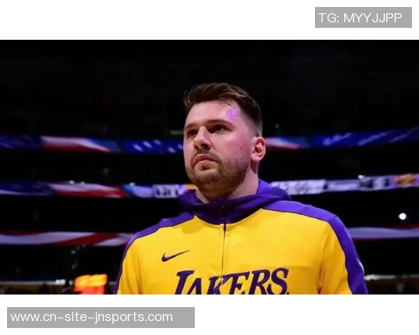 拉拉维亚分享湖人三巨头数据与东契奇里夫斯的精彩表现分析