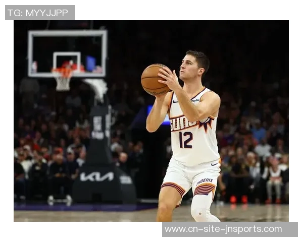 吉莱斯皮称赞布克场上威慑力强大自信出手是我唯一的要求